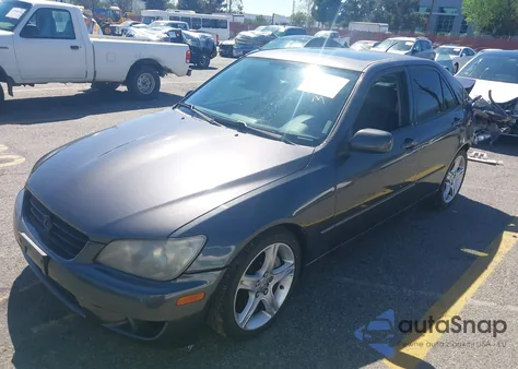 2002 Lexus Is 300 из США, поврежденный, VIN JTHBD192020037980